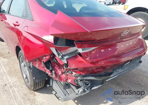 2024 Hyundai Elantra Sel z USA, uszkodzony, nr VIN KMHLM4DG8RU654889